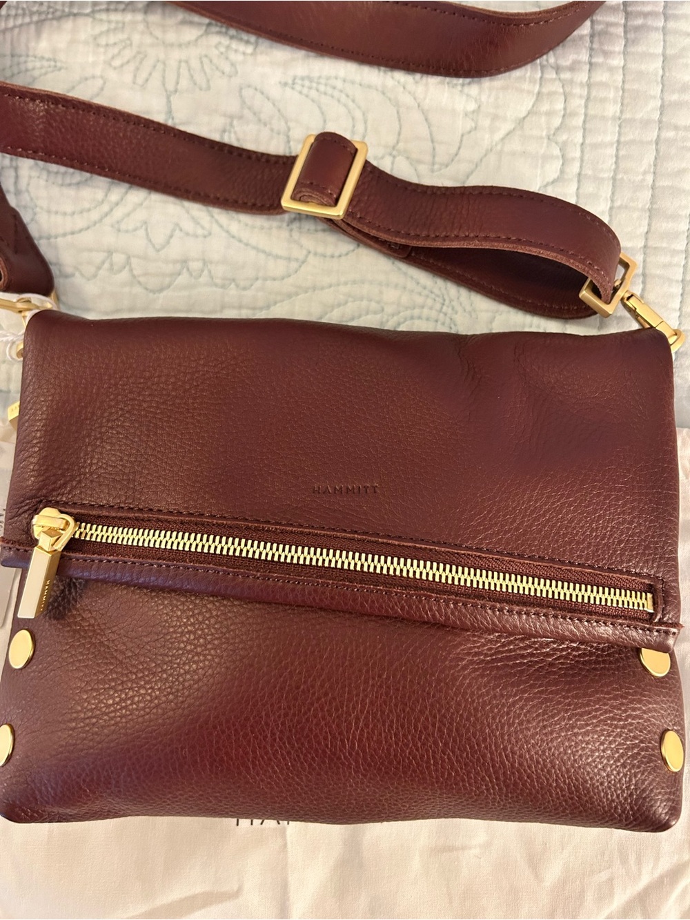 Hammitt Medium VIP cherrywood red pebbled leather crossbody purse, new with tags - Picture 3 of 16